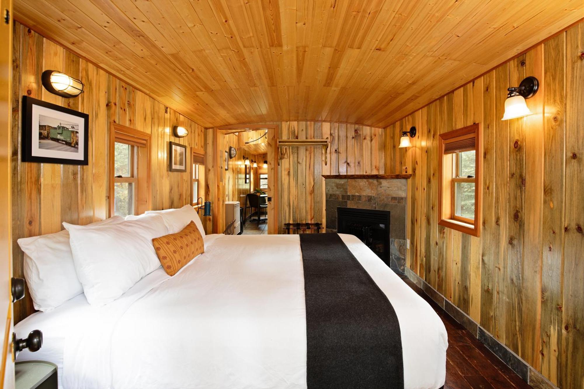 Loge Glacier National Park Essex 외부 사진