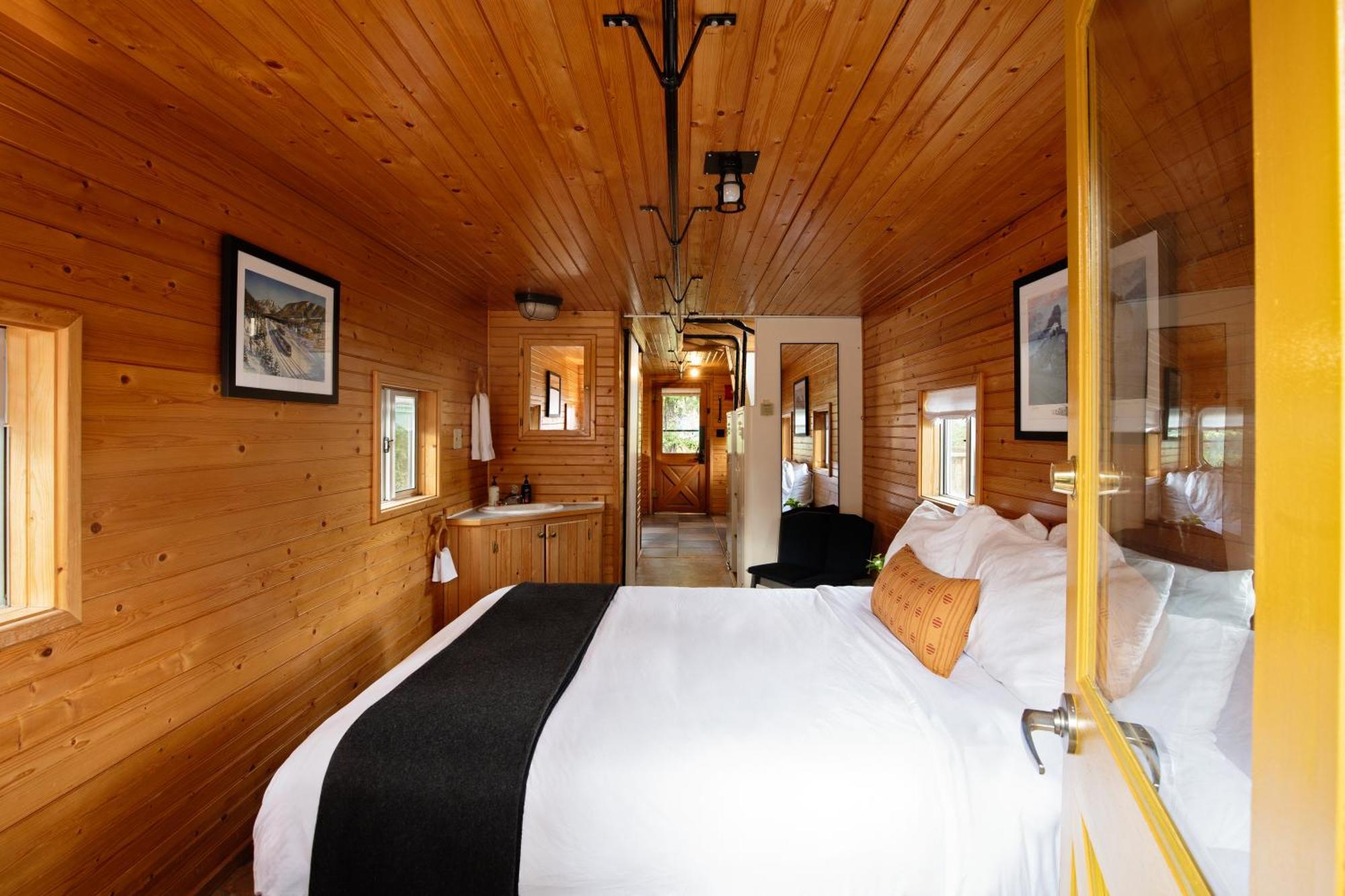 Loge Glacier National Park Essex 외부 사진