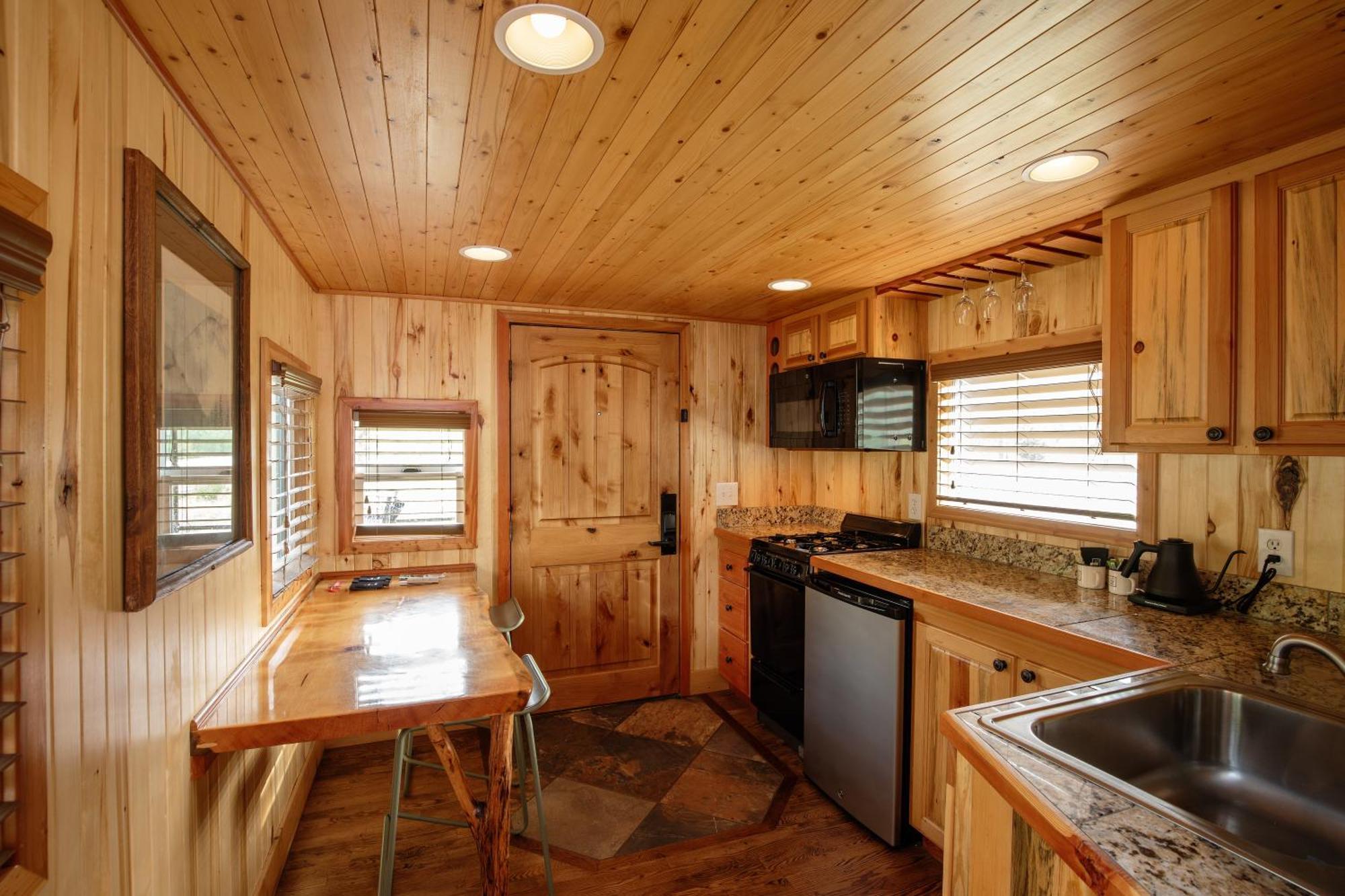 Loge Glacier National Park Essex 외부 사진